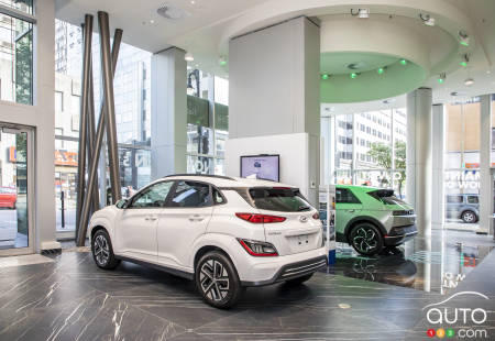 The showroom of the Hyundai Électrifié boutique